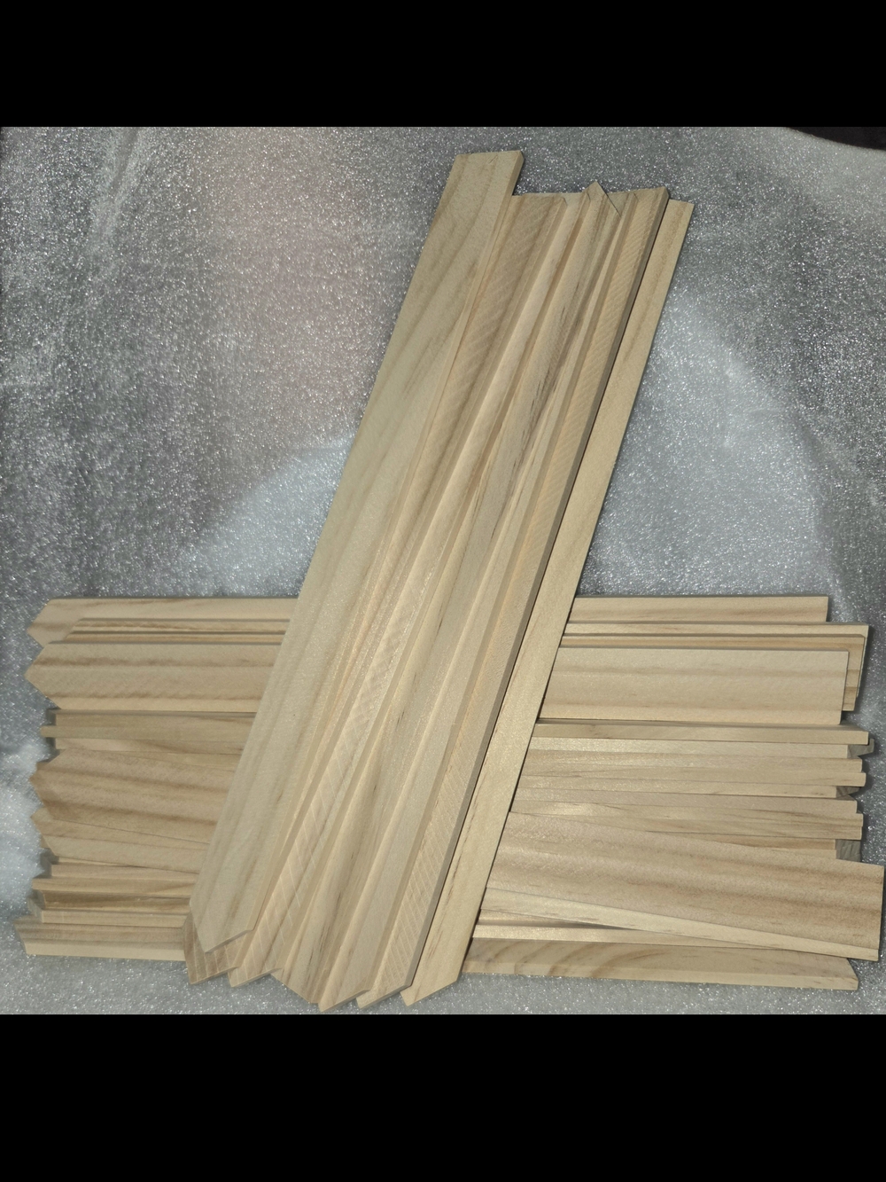 Pack Of 30 Garden Stakes Wooden Pine Craft 10.5" X 1" New